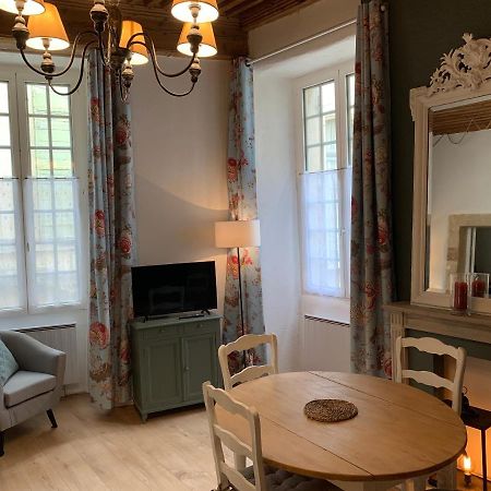 Appartement De Charme Dans Le Coeur Historique D'于泽斯 外观 照片