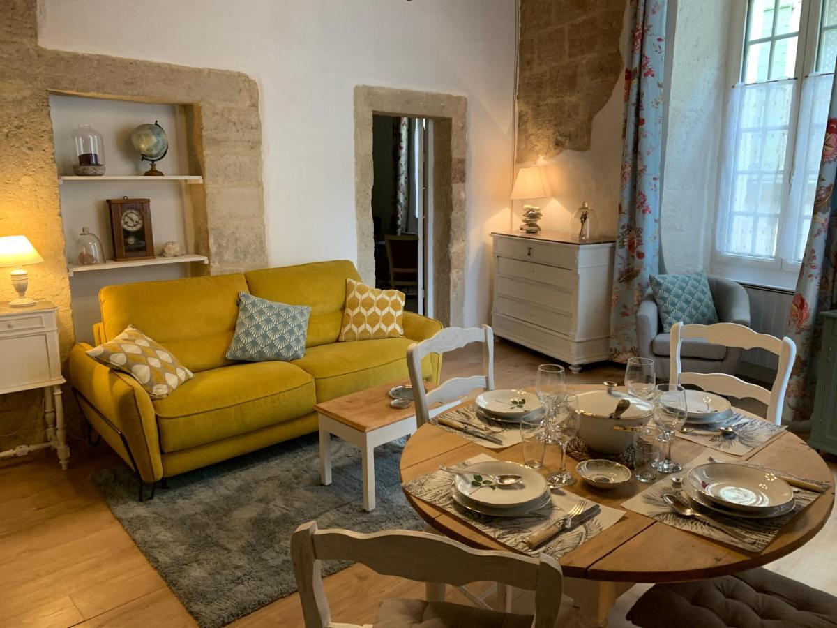 Appartement De Charme Dans Le Coeur Historique D'于泽斯 外观 照片