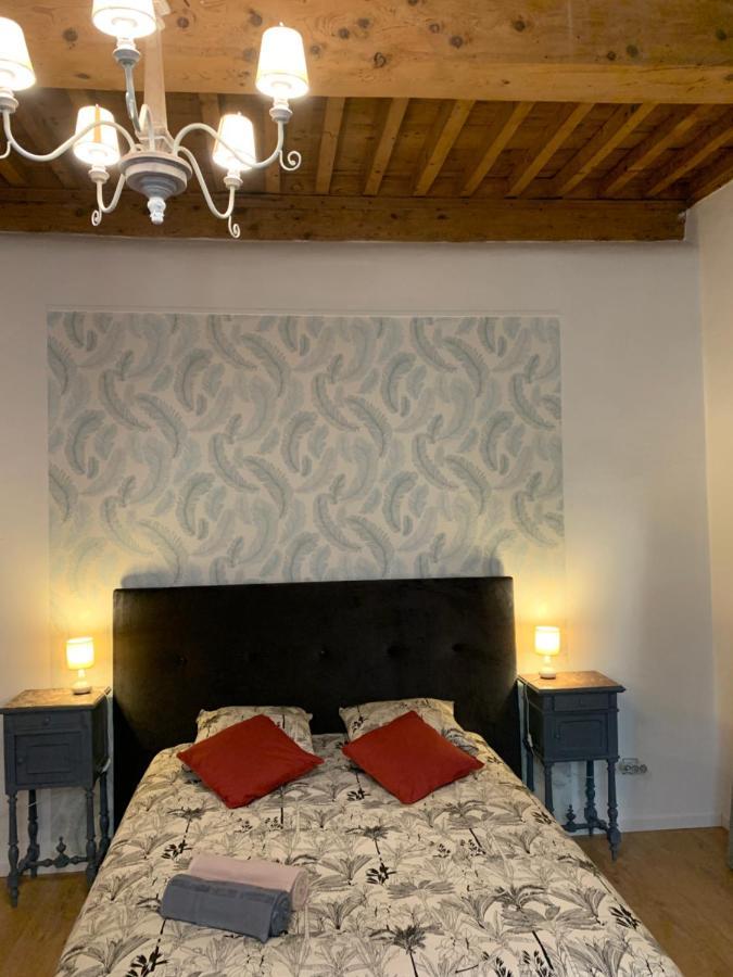 Appartement De Charme Dans Le Coeur Historique D'于泽斯 外观 照片