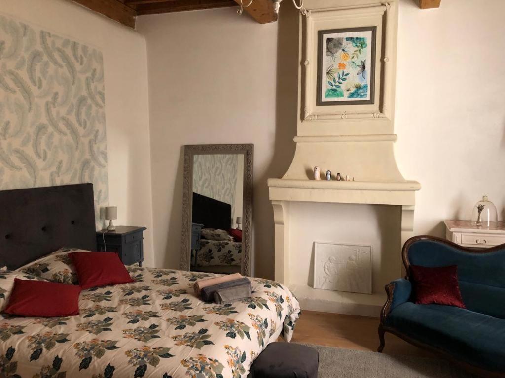 Appartement De Charme Dans Le Coeur Historique D'于泽斯 外观 照片